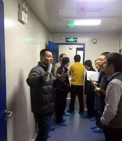 重慶市衛(wèi)計委領導和專家驗收我司客戶---重慶迪威納迪亞醫(yī)學檢驗所